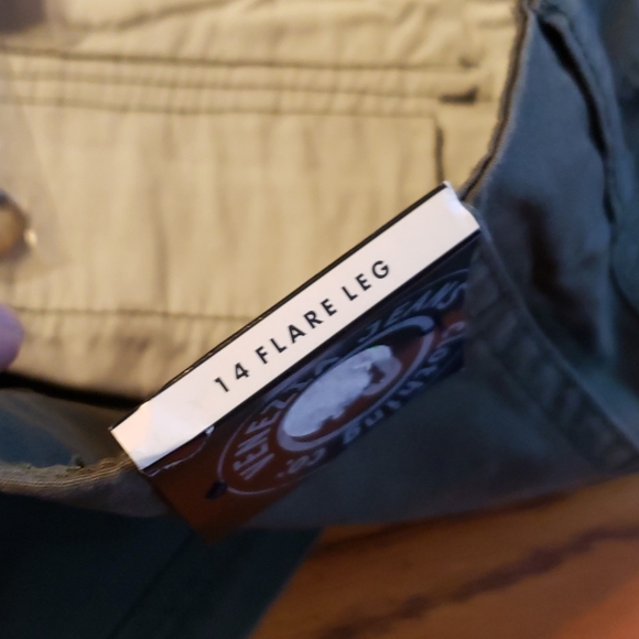 Lane Bryant NWT Flare Leg Pants - Picture 5 of 6